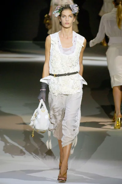 Look 28